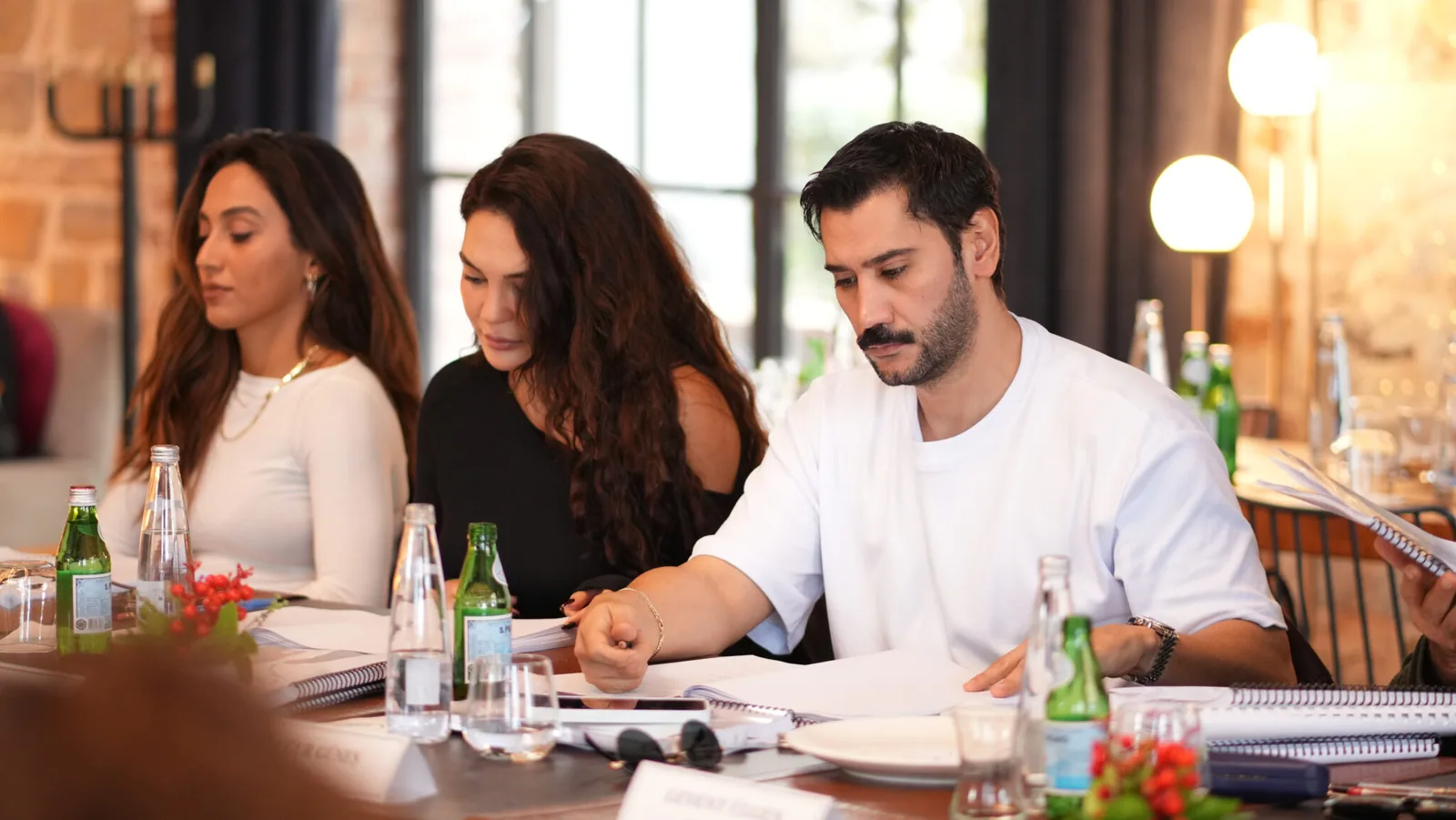 مشهد من مسلسل صقيع أضنة — الحقوق لأصحابها