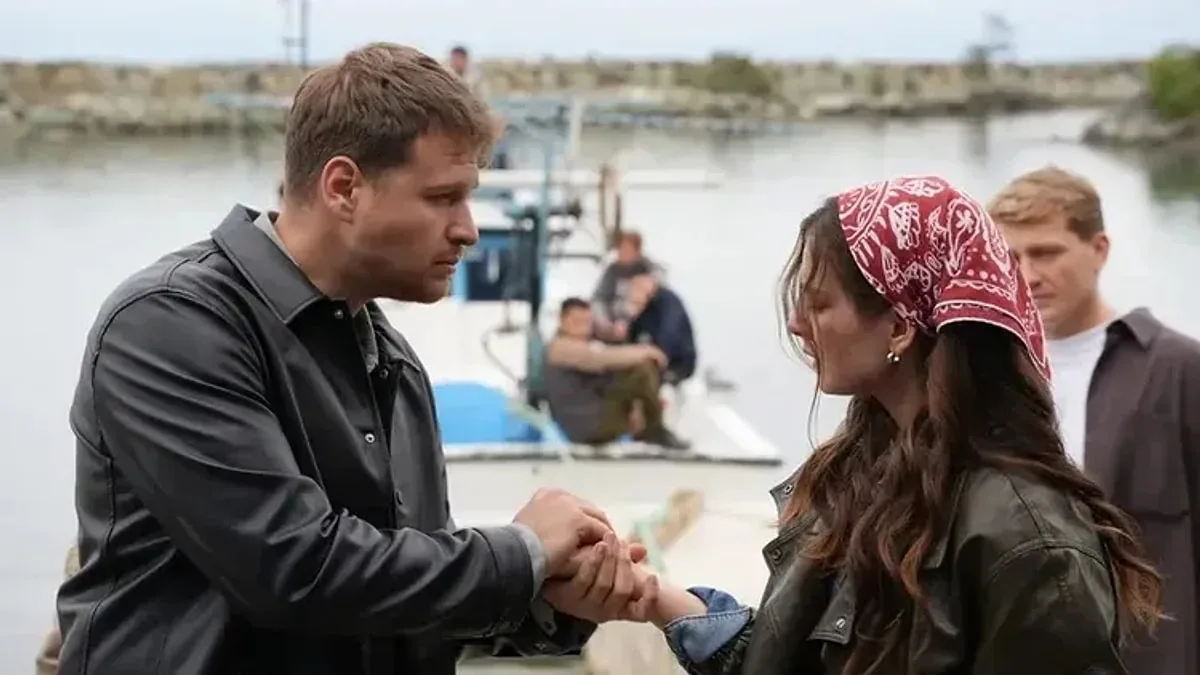 من مسلسل «شراب التوت» — الحقوق لأصحابها
