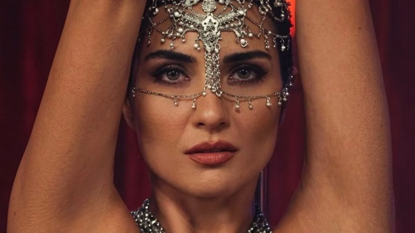 الممثلة توبا بويوكوستون — صورة من أرشيف المصدر