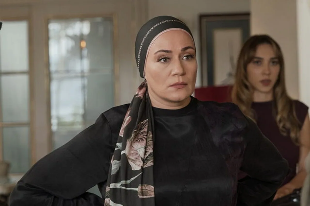 لقطة من مسلسل هذا البحر سوف يفيض