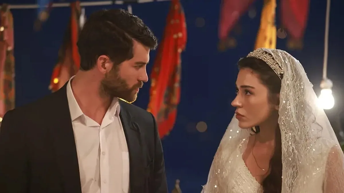 مشهد من مسلسل سيفدام كارادينيز