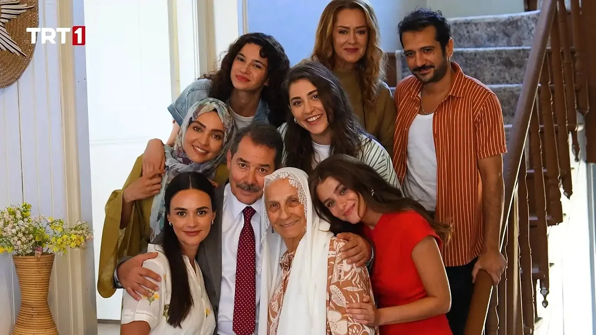 مشهد من مسلسل المدينة البعيدة