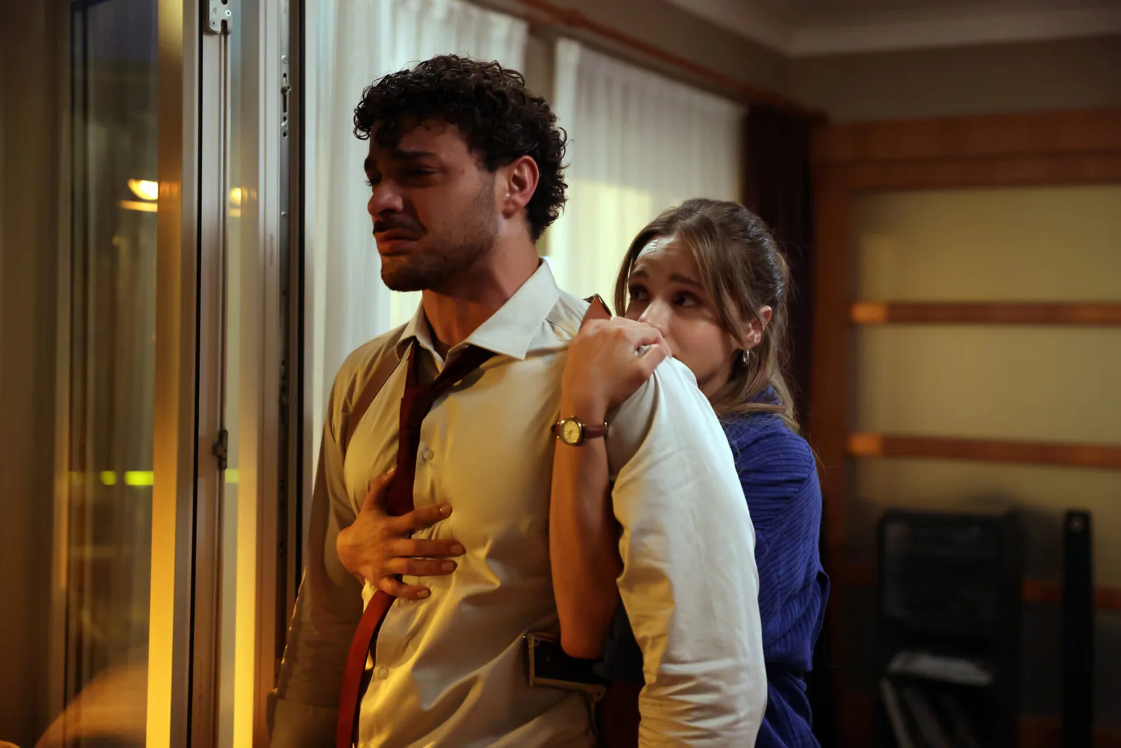 خالد أوزغور ساري في مسلسل «علي كارا» — صورة من تقرير المصدر الصحفي