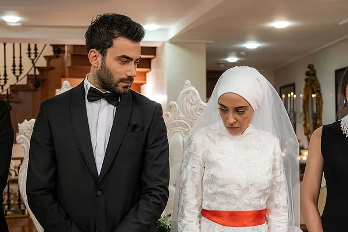 مسلسل «شراب التوت» — صورة من تقرير المصدر — الحقوق لأصحابها